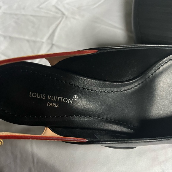 Nice sandals for any occasional, confor with 2 inch hills, support the arches. - Picture 3 of 6